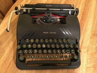 Vintage 1940 ' s Smith - Corona Silent Portable Floating Shift Typewriter with Case 2