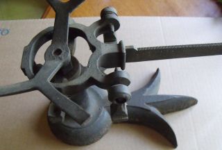 Antique Cast Iron Crow Foot Balance Beam Scale 3