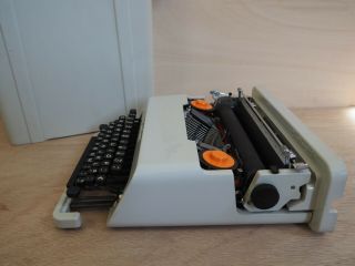 Typewriter OLIVETTI VALENTINE WHITE écrire Schreibmaschine vintage 打字机 آلة كاتبة 6