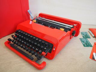 Typewriter OLIVETTI VALENTINE écrire Schreibmaschine vintage 打字机 آلة كاتبة 5