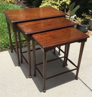 Exceptional 3 Vintage Drexel Heritage Solid Cherry Nesting Tables Queen Anne