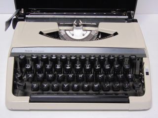 Old Vintage 1970s SEARS PORTABLE TYPEWRITER MADE IN JAPAN (NEEDS RIBBON) 2