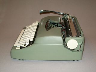 Old Vtg 1960s Smith Corona Sterling Portable Typewriter Great W/Case 3