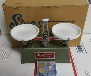 Vintage Swest Small Gold Scale 400 - 900