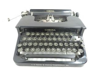 L.  C.  Smith & Corona Standard Vintage 1937 Black Typewriter