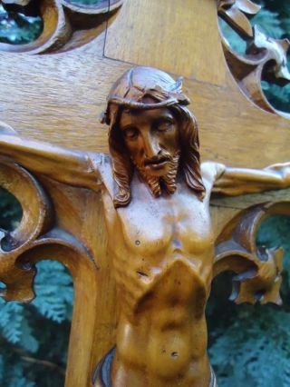 ANTIQUE BLACK FOREST CARVED WOOD CROSS CRUCIFIX - SAINT JESUS CHRIST - WOOD CARVING 5