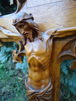 ANTIQUE BLACK FOREST CARVED WOOD CROSS CRUCIFIX - SAINT JESUS CHRIST - WOOD CARVING 9