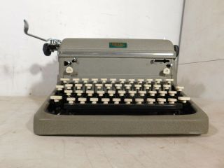 1940s Royal BEAST Typewriter White Half Keys MCM ? - 2774785 4