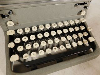 1940s Royal BEAST Typewriter White Half Keys MCM ? - 2774785 5