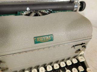 1940s Royal BEAST Typewriter White Half Keys MCM ? - 2774785 6