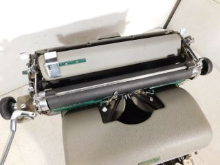 1940s Royal BEAST Typewriter White Half Keys MCM ? - 2774785 7