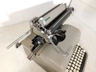 1940s Royal BEAST Typewriter White Half Keys MCM ? - 2774785 9
