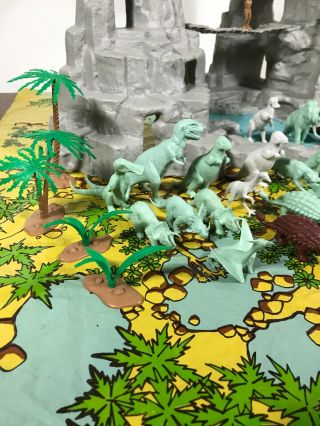MARX Toys Giant Prehistoric Mountain Playset 4304 w/ Box & Figures & Dinosaurs 2