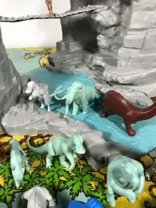 MARX Toys Giant Prehistoric Mountain Playset 4304 w/ Box & Figures & Dinosaurs 7