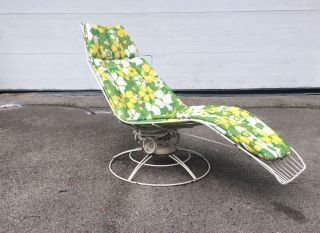 Vintage Homecrest Mid Century Sculpture Wire Outdoor Floating Chaise Lounge