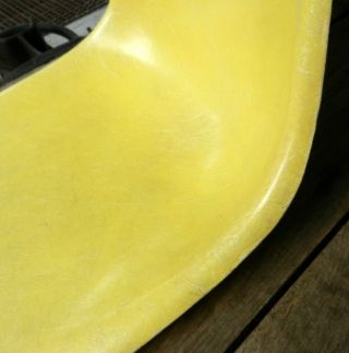 2 VTG Lemon Yellow Eames Herman Miller Fiberglass Chairs 1st Generation Zenith 8