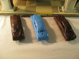 T COHN TIN TOY GAS STATION 1948 - WITH 3 CARS - VIRTUALLY COMPLETE - 7