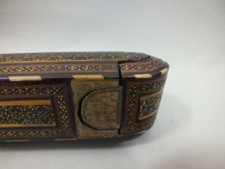 AN INLAID PERSIAN LACQUER PEN - CASE WITH INTERIOR INKWELL 19TH CENTURY 7