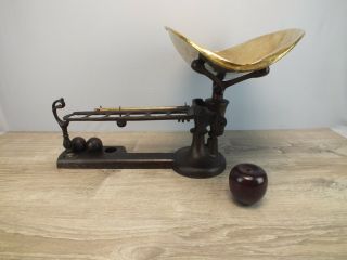 Antique Henry Troemner Ball Beam Scale 24 with Brass Tray and 2 Balls 2