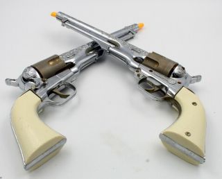 Vintage Toy Hubley Colt 45 Pistols With Belt Holster Nr 5939