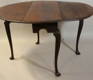 Lovely18th Century c.  1740 - 60 Queen Anne Mahogany England round Dining Table 7