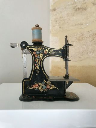 MAGNIFICENT ANTIQUE TOY SEWING MACHINE MULLER N° 1B 1900s SPLENDID 2