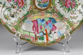 19th Century Chinese Export Porcelain Rose Medallion / Mandarin Serving Dish 3 5