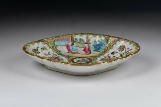 19th Century Chinese Export Porcelain Rose Medallion / Mandarin Serving Dish 3 7