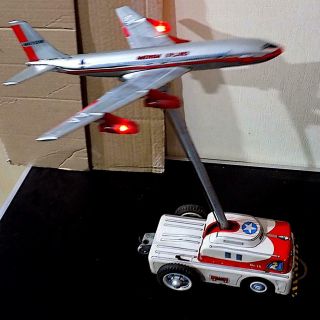 Vintage Tinplate Battery Operated Automatic Take - Off & Landing Jet,  T.  N.  Japan 8