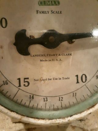 Vintage Antique Universal Househould Kitchen Scale Landers,  Frary & Clark 24 lb 7