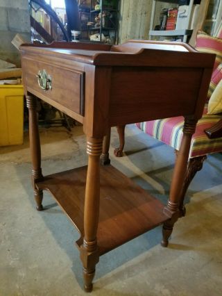 Vintage Henkel - Harris Solid Cherry Colonial Style Side Table w/Drawer Virginia 3