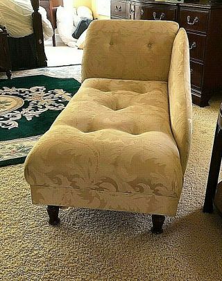 Ladies Vintage Fainting Couch (Settee,  Lounger) 2