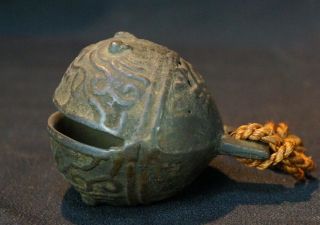 Antique Japan frog like bronze bell 1700s Japanese Suzu craft 2