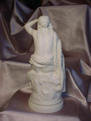 VINTAGE PARIAN STATUE OF CLASSICAL WOMAN SITTING ON A PEDESTAL 4