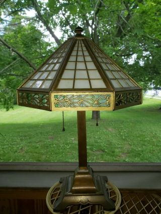 " Bradley & Hubbard " Arts & Crafts Stained Glass Table Lamp - Early Electric