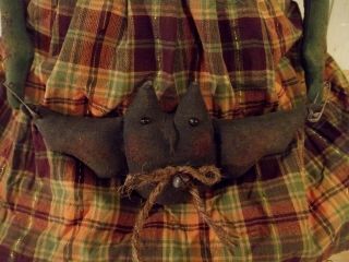 Primitive Grungy Lady Frog Doll & Her Halloween Bat 3