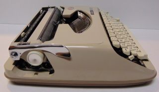 Vtg 1970 MONTGOMERY WARDS SIGNATURE 300T PORTABLE TYPEWRITER MADE IN JAPAN 10