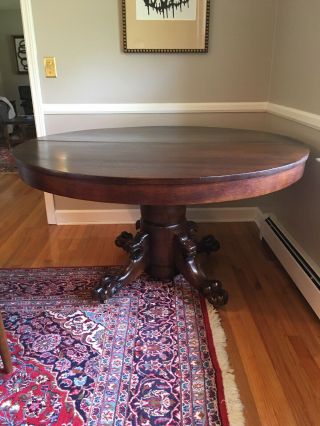Antique Mahogany Carved Lion Head And Claw Foot Round Dining Table