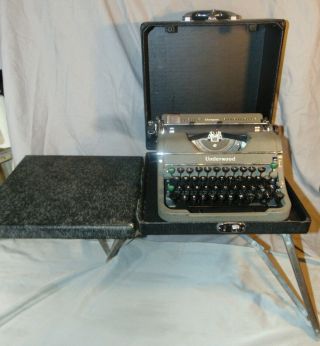 Vintage Underwood Champion Typewriter w/ Fold Out Tripod Desk Case Estate Fresh 2
