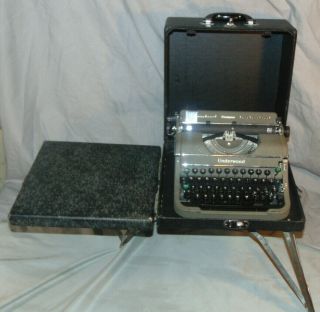 Vintage Underwood Champion Typewriter w/ Fold Out Tripod Desk Case Estate Fresh 4