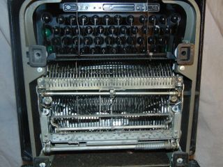 Vintage Underwood Champion Typewriter w/ Fold Out Tripod Desk Case Estate Fresh 8