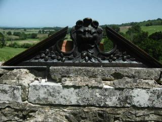 19thc GOTHIC OAK CARVED PEDIMENT WITH LION CARVED CENTRALLY C.  1860 ' s 5