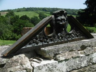 19thc GOTHIC OAK CARVED PEDIMENT WITH LION CARVED CENTRALLY C.  1860 ' s 6