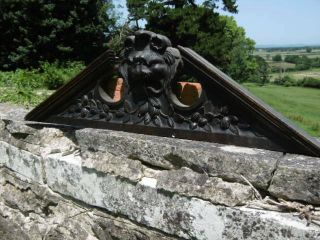 19thc GOTHIC OAK CARVED PEDIMENT WITH LION CARVED CENTRALLY C.  1860 ' s 7