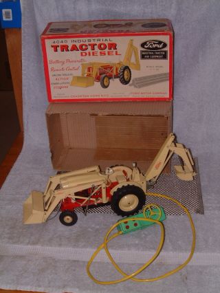Vintage Cragstan,  Tin,  B/o 4040 Diesel Ford Tractor W/box.  Fully Cool
