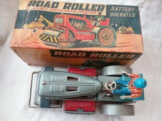 Large Vintage tin toy battery operated road roller SHOWA japan suit robot buyer 6