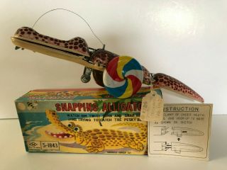 Vintage Japan Tin Snapping Alligator Wind - Up Bee Catcher