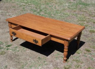 Vintage Ethan Allen Baumritter Maple Early American Colonial style Coffee Table 11