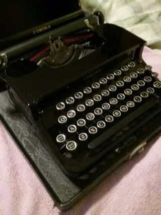 Vintage corona typewriter 3