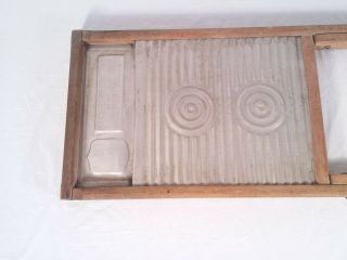 VINTAGE MAGIC CIRCLE HAND - E - WASHBOARD 12.  5 X 26 INCHES ANTIQUE WASHBOARD 2